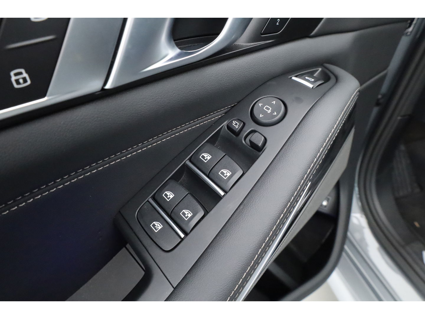 BMW X5 xDrive50e M Sport Pro | Iconic Glow | | Pano | Soft Close | HUD | Luchtvering | Harman Kardon | Elek. Trekhaak |