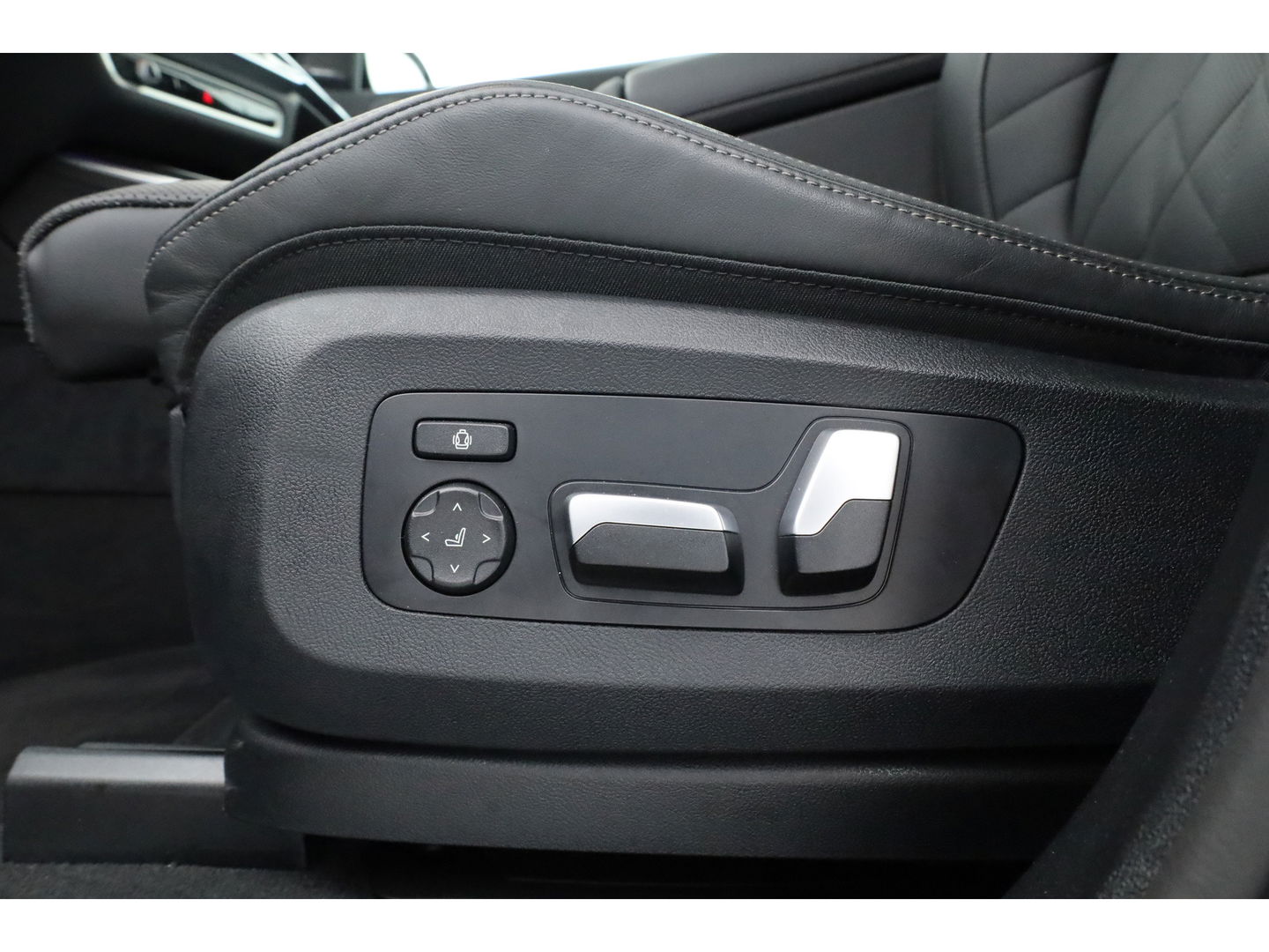 BMW X5 xDrive50e M Sport Pro | Iconic Glow | | Pano | Soft Close | HUD | Luchtvering | Harman Kardon | Elek. Trekhaak |