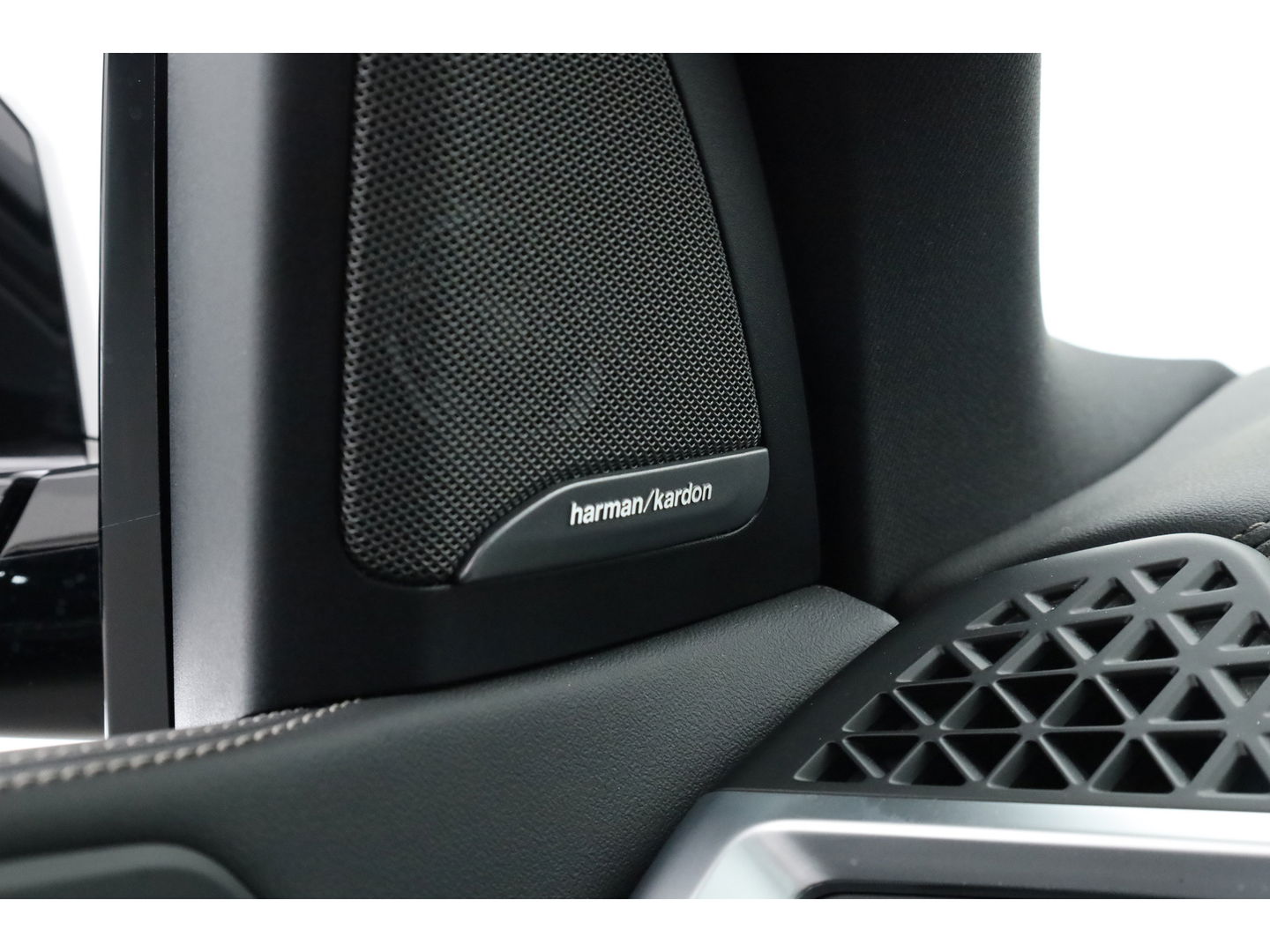 BMW X5 xDrive50e M Sport Pro | Iconic Glow | | Pano | Soft Close | HUD | Luchtvering | Harman Kardon | Elek. Trekhaak |