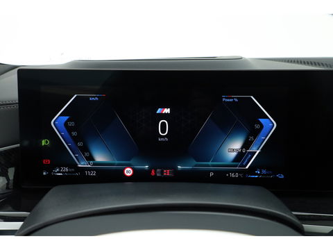 BMW X5 xDrive50e M Sport Pro | Iconic Glow | | Pano | Soft Close | HUD | Luchtvering | Harman Kardon | Elek. Trekhaak |