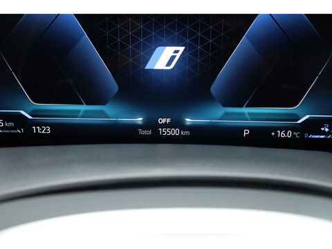 BMW X5 xDrive50e M Sport Pro | Iconic Glow | | Pano | Soft Close | HUD | Luchtvering | Harman Kardon | Elek. Trekhaak |