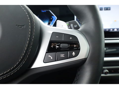 BMW X5 xDrive50e M Sport Pro | Iconic Glow | | Pano | Soft Close | HUD | Luchtvering | Harman Kardon | Elek. Trekhaak |