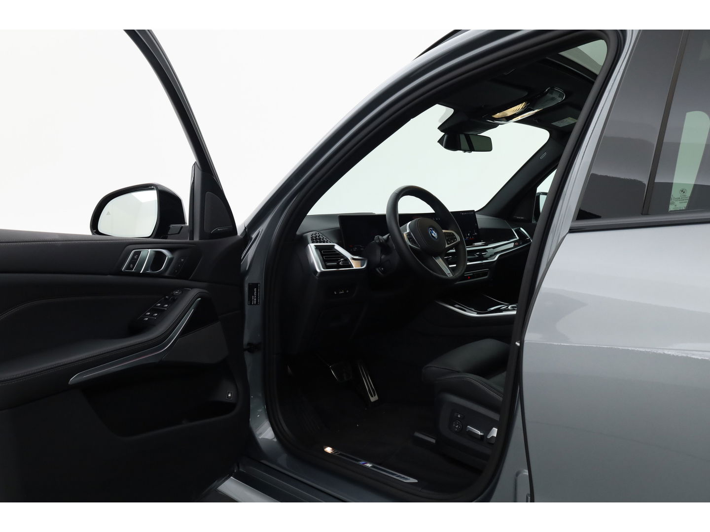 BMW X5 xDrive50e M Sport Pro | Iconic Glow | | Pano | Soft Close | HUD | Luchtvering | Harman Kardon | Elek. Trekhaak |