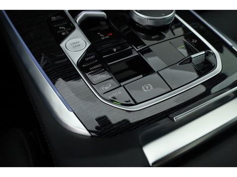 BMW X5 xDrive50e M Sport Pro | Iconic Glow | | Pano | Soft Close | HUD | Luchtvering | Harman Kardon | Elek. Trekhaak |