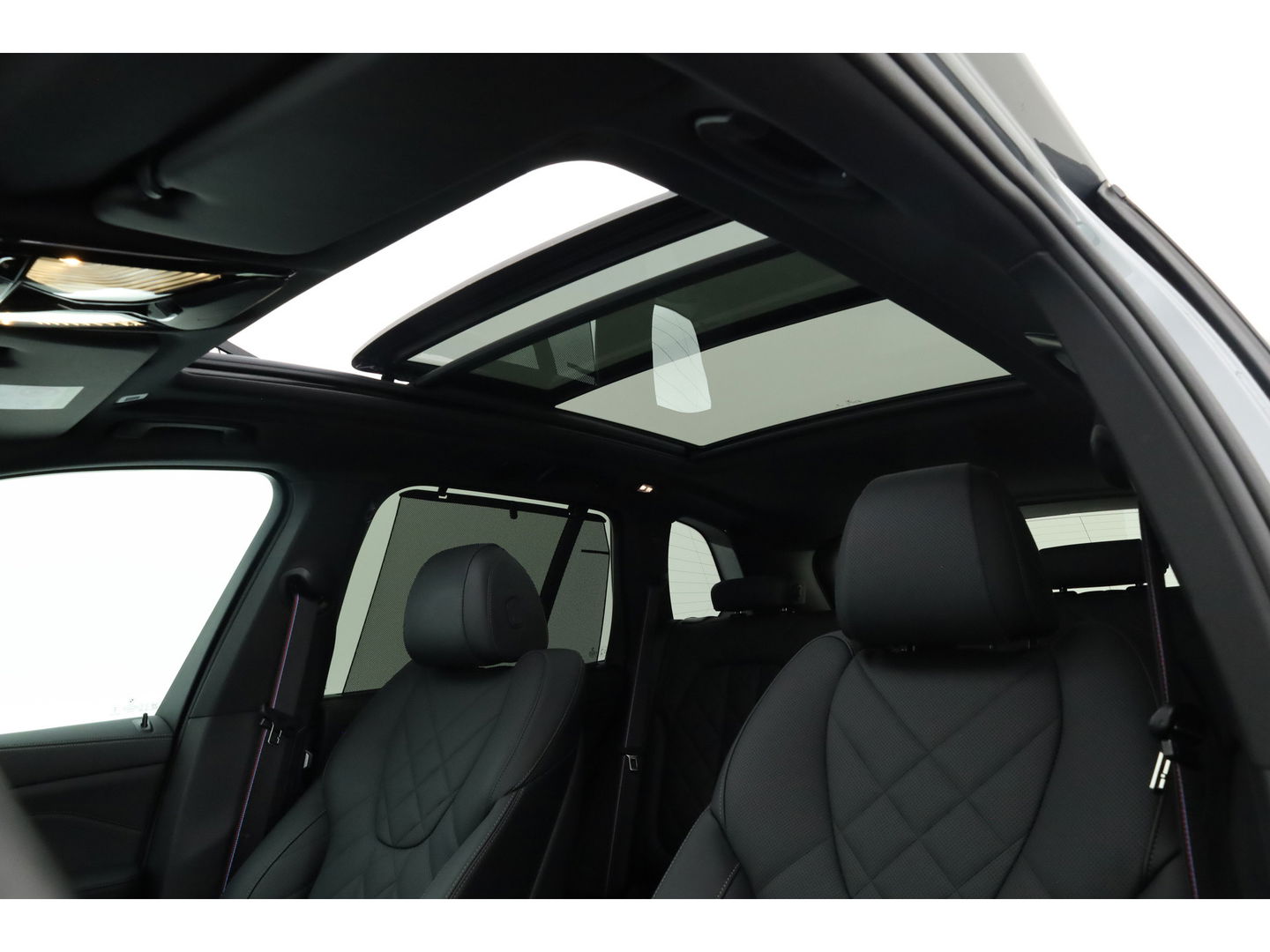 BMW X5 xDrive50e M Sport Pro | Iconic Glow | | Pano | Soft Close | HUD | Luchtvering | Harman Kardon | Elek. Trekhaak |