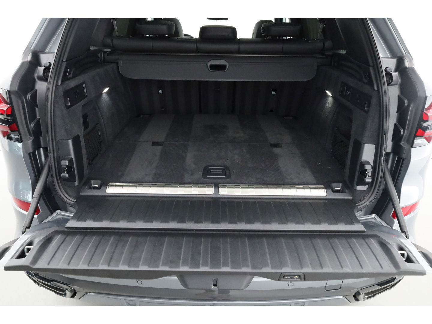 BMW X5 xDrive50e M Sport Pro | Iconic Glow | | Pano | Soft Close | HUD | Luchtvering | Harman Kardon | Elek. Trekhaak |