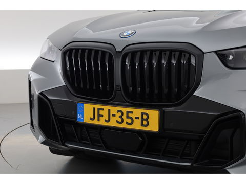 BMW X5 xDrive50e M Sport Pro | Iconic Glow | | Pano | Soft Close | HUD | Luchtvering | Harman Kardon | Elek. Trekhaak |