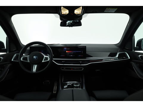 BMW X5 xDrive50e M Sport Pro | Iconic Glow | | Pano | Soft Close | HUD | Luchtvering | Harman Kardon | Elek. Trekhaak |
