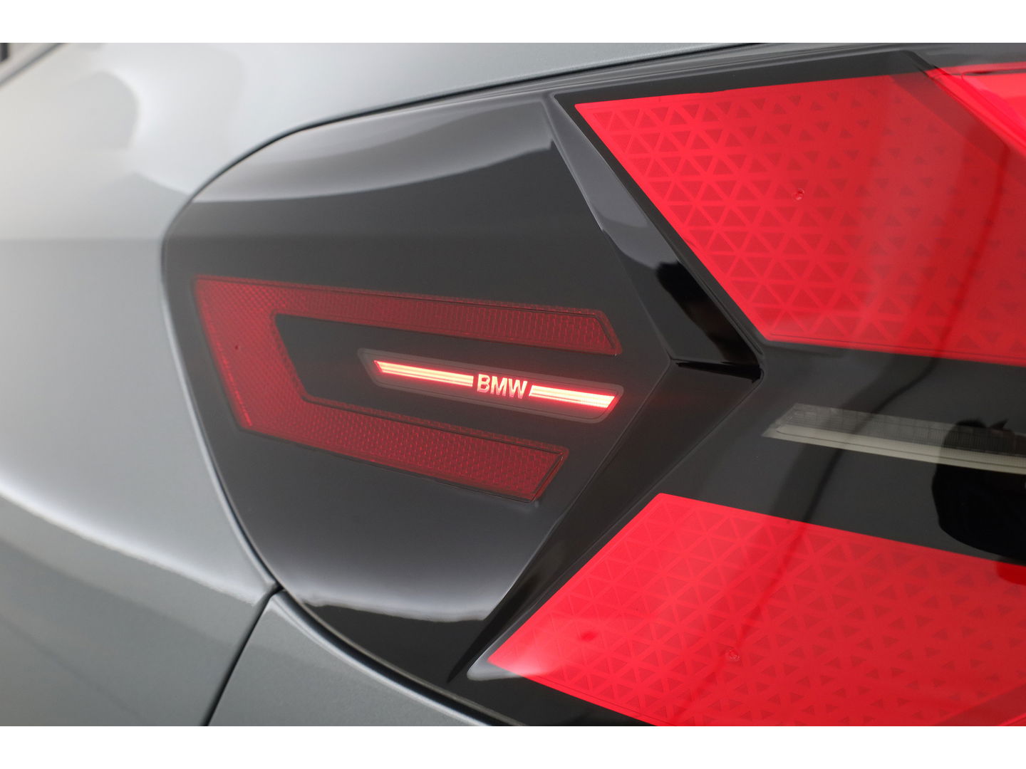 BMW X5 xDrive50e M Sport Pro | Iconic Glow | | Pano | Soft Close | HUD | Luchtvering | Harman Kardon | Elek. Trekhaak |