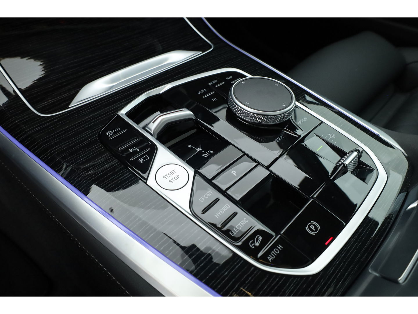 BMW X5 xDrive50e M Sport Pro | Iconic Glow | | Pano | Soft Close | HUD | Luchtvering | Harman Kardon | Elek. Trekhaak |