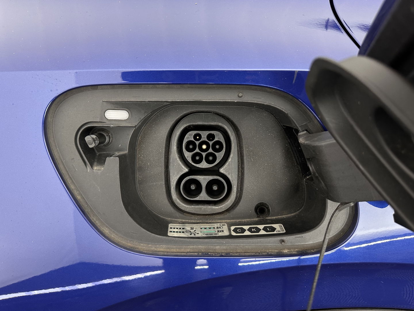 Volkswagen ID.4 First 77 kWh [ 3-Fase-11kW ] {SOH-83%} (INCL-BTW) *LEATHER-MICROFIBRE | FULL-LED | ADAPTIVE-CRUISE | HEATED-COMFORTSEATS | DIGI-COCKPIT | AMBIENTLIGHT | NAVI-FULLMAP | PDC | TOWBAR | PRIVACY-GLASS | CAMERA | 20''ALU*