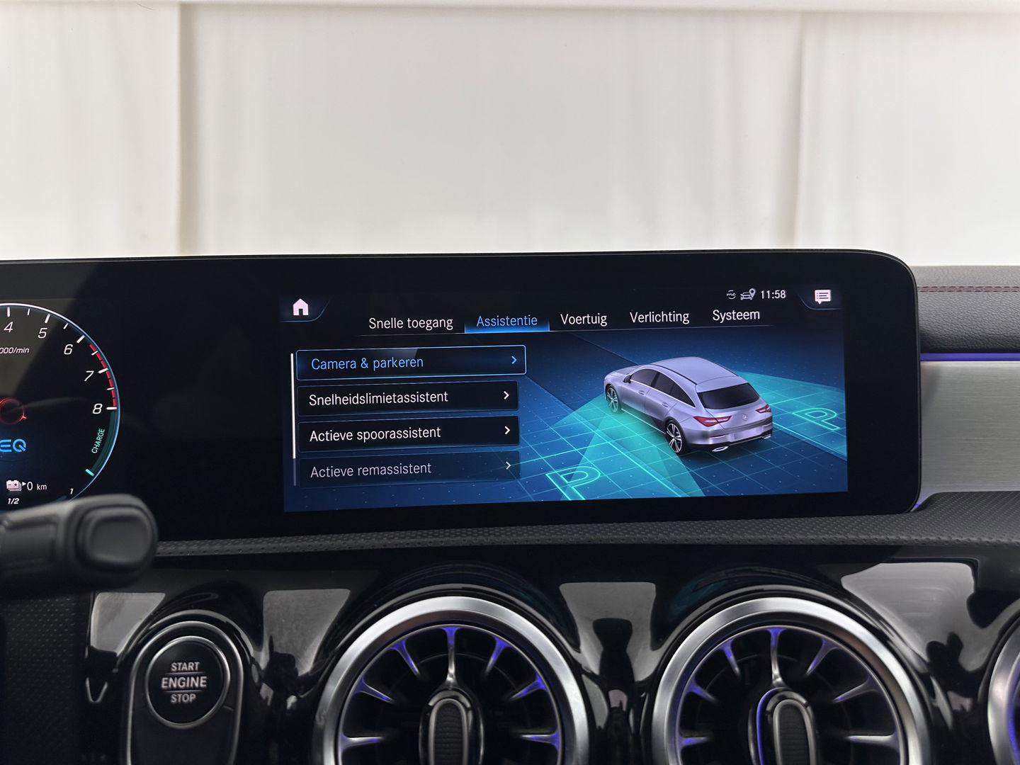 Mercedes-Benz CLA-Klasse Shooting Brake 250 e AMG Line ( Plug-in ) (INCL.BTW) *PANO | LEATHER-MICROFIBRE | MULTIBEAM-LED | AMBIENT-LIGT | BLIND-SPOT | HEATED-SPORTSEATS | WIDE-SCREEN-DIGICOCKPIT | DAB+ | NAVI-FULLMAP | CAMERA | PRIVACY-GLASS | TOWBAR | 19''A