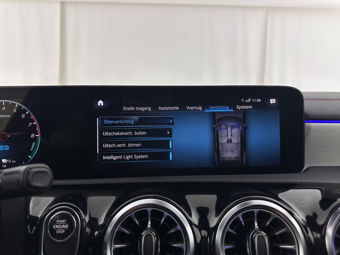 Mercedes-Benz CLA-Klasse Shooting Brake 250 e AMG Line ( Plug-in ) (INCL.BTW) *PANO | LEATHER-MICROFIBRE | MULTIBEAM-LED | AMBIENT-LIGT | BLIND-SPOT | HEATED-SPORTSEATS | WIDE-SCREEN-DIGICOCKPIT | DAB+ | NAVI-FULLMAP | CAMERA | PRIVACY-GLASS | TOWBAR | 19''A