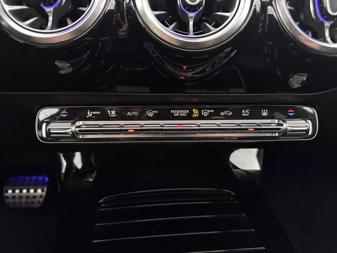 Mercedes-Benz CLA-Klasse Shooting Brake 250 e AMG Line ( Plug-in ) (INCL.BTW) *PANO | LEATHER-MICROFIBRE | MULTIBEAM-LED | AMBIENT-LIGT | BLIND-SPOT | HEATED-SPORTSEATS | WIDE-SCREEN-DIGICOCKPIT | DAB+ | NAVI-FULLMAP | CAMERA | PRIVACY-GLASS | TOWBAR | 19''A