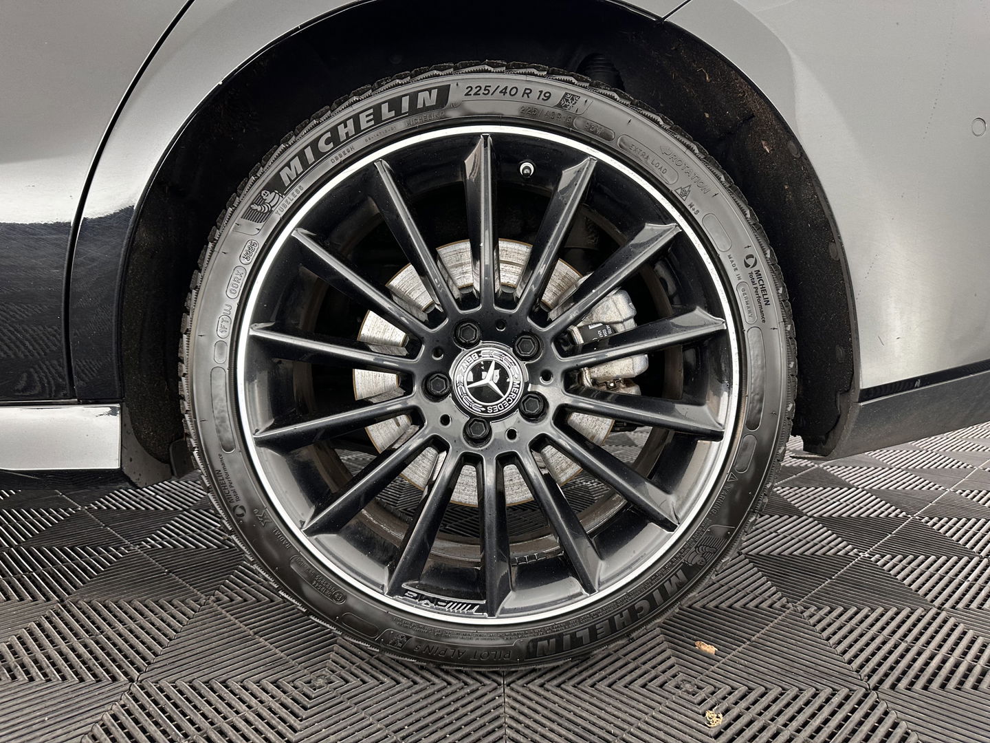 Mercedes-Benz CLA-Klasse Shooting Brake 250 e AMG Line ( Plug-in ) (INCL.BTW) *PANO | LEATHER-MICROFIBRE | MULTIBEAM-LED | AMBIENT-LIGT | BLIND-SPOT | HEATED-SPORTSEATS | WIDE-SCREEN-DIGICOCKPIT | DAB+ | NAVI-FULLMAP | CAMERA | PRIVACY-GLASS | TOWBAR | 19''A