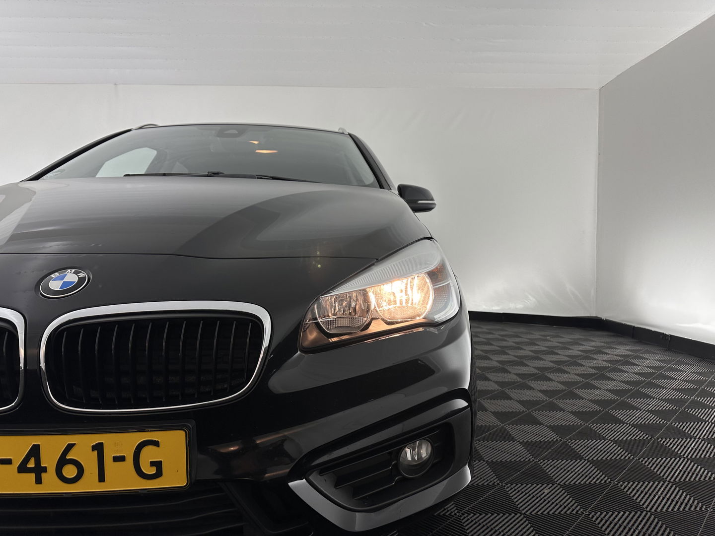 BMW 2 Serie Active Tourer 218d Essential *NAVI-FULLMAP | COMFORTSEATS | PRIVACY-GLASS | ECC | PDC | CRUISE | TOWBAR | 17''ALU *