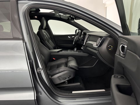 Volvo XC60 2.0 B5 Business Pro R-Design (INCL.BTW) Aut. *PANO | LUXURY-LEATHER | FULL-LEATHER | MEMORY-PACK | HEATED-SPORTSEATS | CAMERA | NAVI-FULLMAP | SHIFT-PADDLES | PRIVACY-GLASS | AIR-SUSPENSION | ECC | PDC | CRUISE | 19''ALU