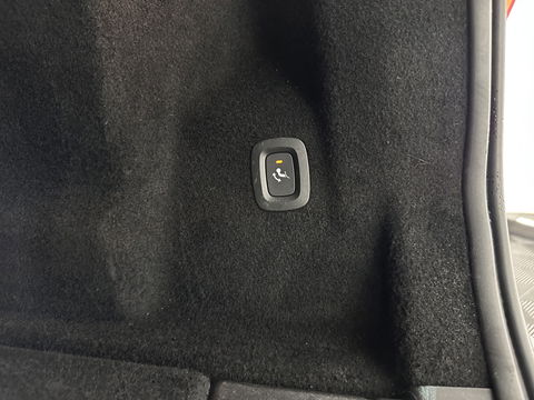 Volvo XC60 2.0 B5 Business Pro R-Design (INCL.BTW) Aut. *PANO | LUXURY-LEATHER | FULL-LEATHER | MEMORY-PACK | HEATED-SPORTSEATS | CAMERA | NAVI-FULLMAP | SHIFT-PADDLES | PRIVACY-GLASS | AIR-SUSPENSION | ECC | PDC | CRUISE | 19''ALU