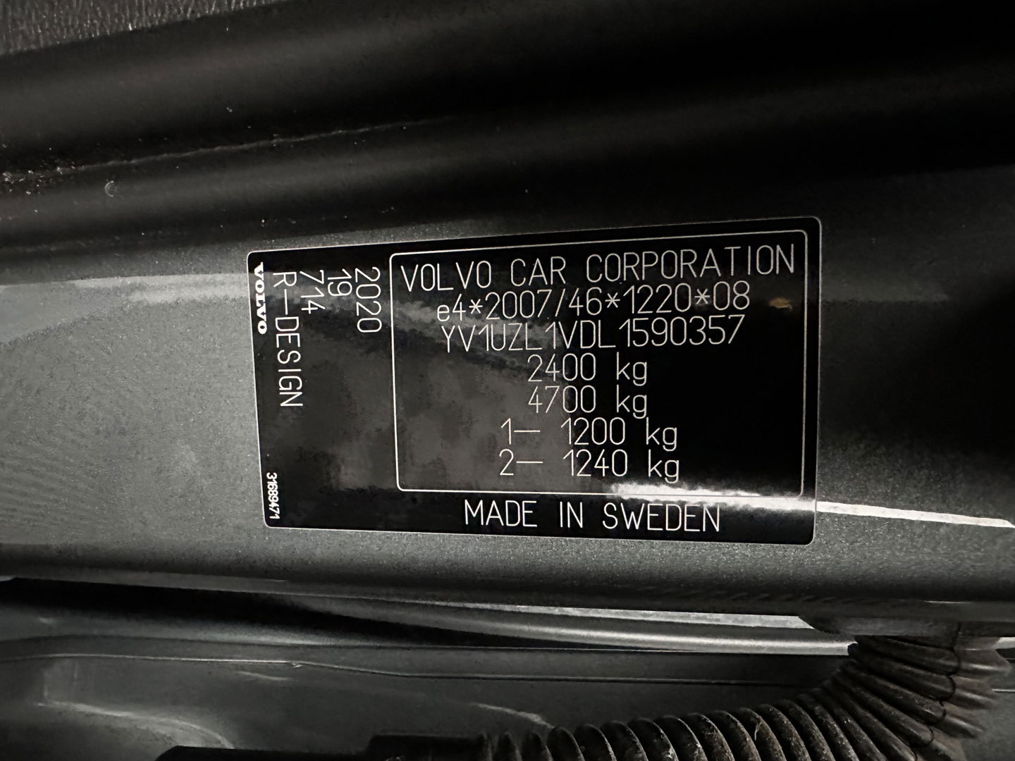 Volvo XC60 2.0 B5 Business Pro R-Design (INCL.BTW) Aut. *PANO | LUXURY-LEATHER | FULL-LEATHER | MEMORY-PACK | HEATED-SPORTSEATS | CAMERA | NAVI-FULLMAP | SHIFT-PADDLES | PRIVACY-GLASS | AIR-SUSPENSION | ECC | PDC | CRUISE | 19''ALU