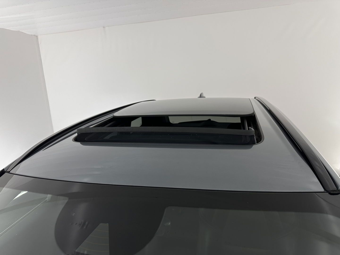 Volvo XC60 2.0 B5 Business Pro R-Design (INCL.BTW) Aut. *PANO | LUXURY-LEATHER | FULL-LEATHER | MEMORY-PACK | HEATED-SPORTSEATS | CAMERA | NAVI-FULLMAP | SHIFT-PADDLES | PRIVACY-GLASS | AIR-SUSPENSION | ECC | PDC | CRUISE | 19''ALU