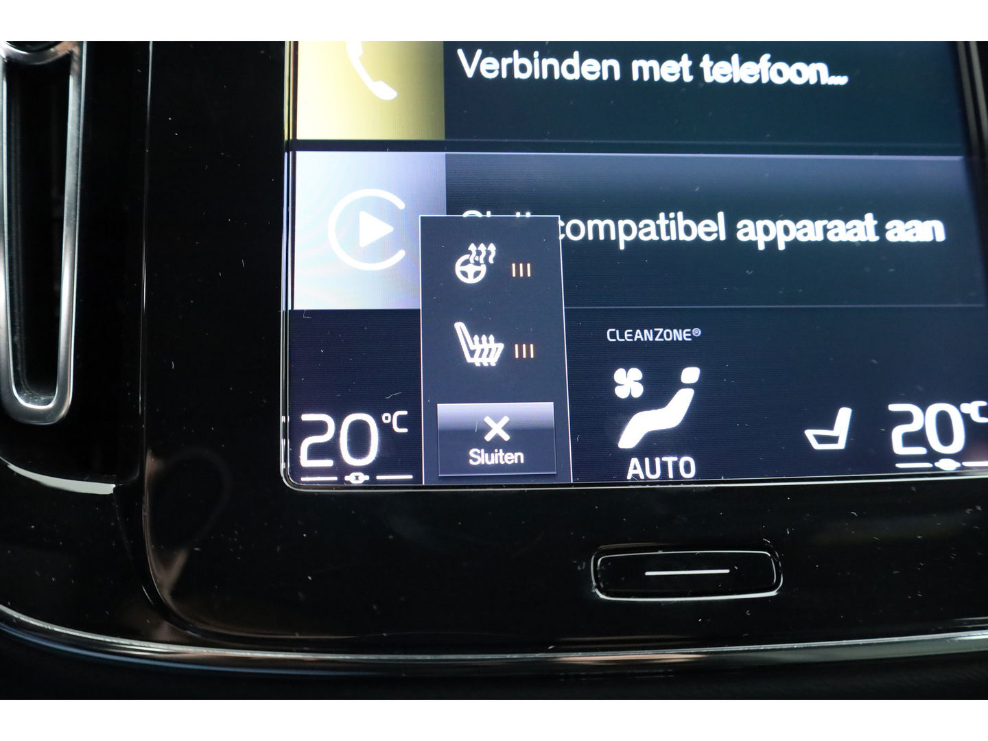 Volvo XC40 1.5 T4 Plug-in hybrid Plus Bright | Facelift | Elek. Trekhaak | H&K audio | memory stoelen | Carplay |