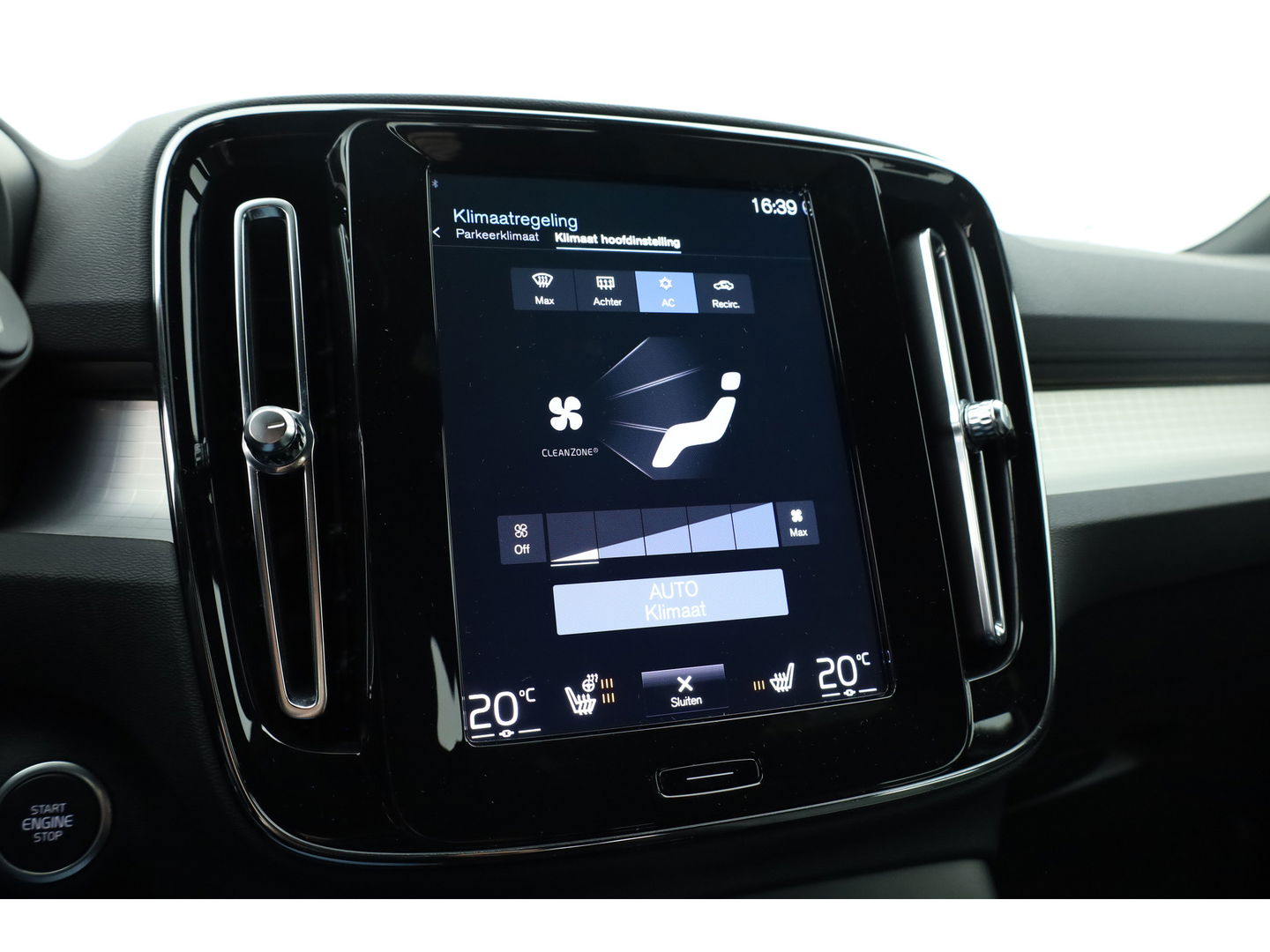 Volvo XC40 1.5 T4 Plug-in hybrid Plus Bright | Facelift | Elek. Trekhaak | H&K audio | memory stoelen | Carplay |