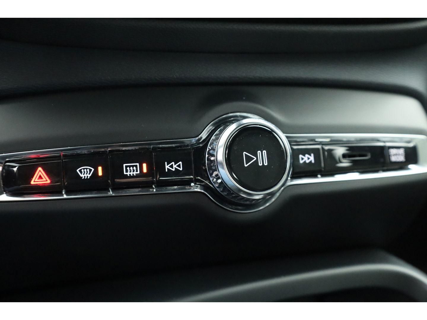 Volvo XC40 1.5 T4 Plug-in hybrid Plus Bright | Facelift | Elek. Trekhaak | H&K audio | memory stoelen | Carplay |