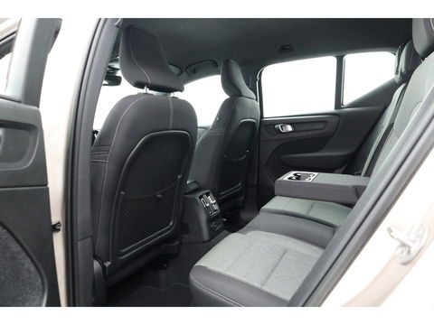 Volvo XC40 1.5 T4 Plug-in hybrid Plus Bright | Facelift | Elek. Trekhaak | H&K audio | memory stoelen | Carplay |