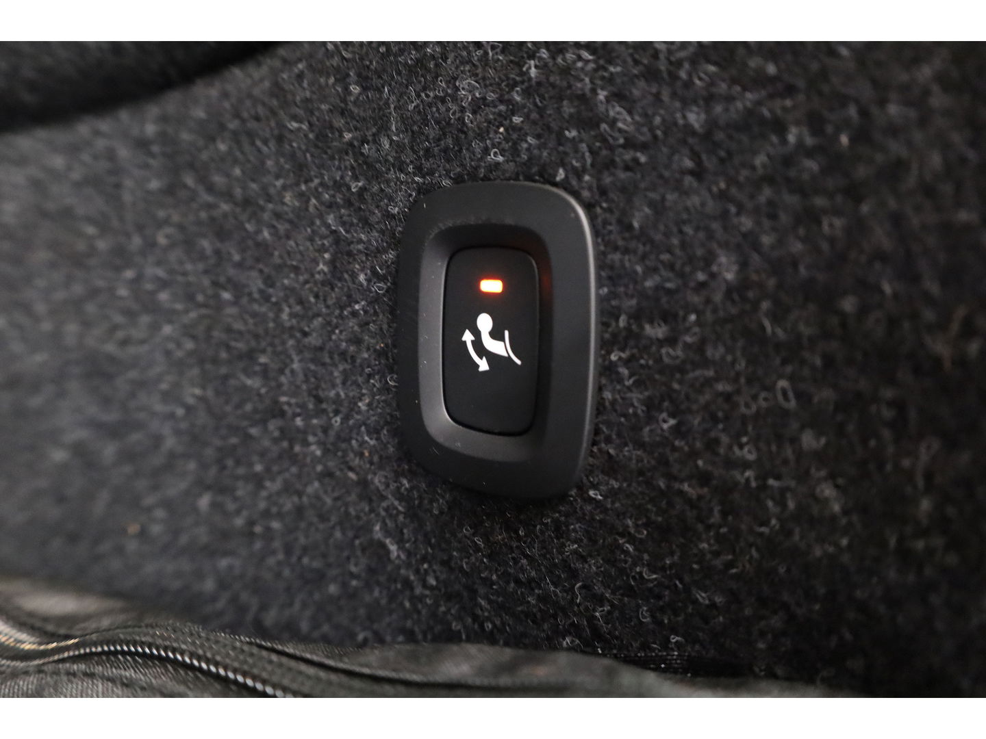 Volvo XC40 1.5 T4 Plug-in hybrid Plus Bright | Facelift | Elek. Trekhaak | H&K audio | memory stoelen | Carplay |