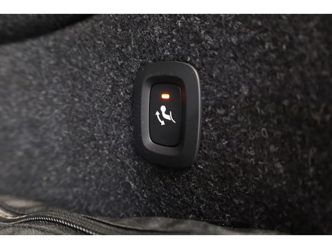 Volvo XC40 1.5 T4 Plug-in hybrid Plus Bright | Facelift | Elek. Trekhaak | H&K audio | memory stoelen | Carplay |