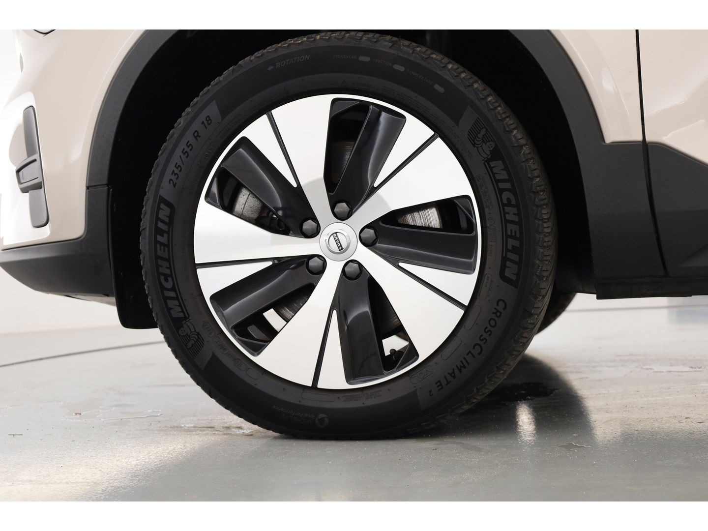 Volvo XC40 1.5 T4 Plug-in hybrid Plus Bright | Facelift | Elek. Trekhaak | H&K audio | memory stoelen | Carplay |