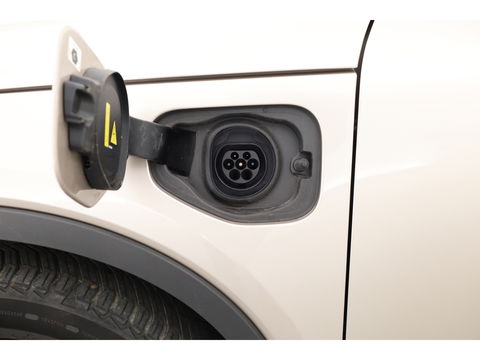 Volvo XC40 1.5 T4 Plug-in hybrid Plus Bright | Facelift | Elek. Trekhaak | H&K audio | memory stoelen | Carplay |