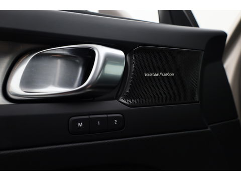 Volvo XC40 1.5 T4 Plug-in hybrid Plus Bright | Facelift | Elek. Trekhaak | H&K audio | memory stoelen | Carplay |