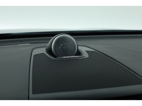 Volvo XC60 2.0 T6 Plug-in hybrid AWD Ultra Black Edition | Full Option | Luchtvering | Massage | B&W Audio | 360 camera | Head-up |