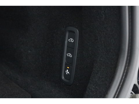 Volvo XC60 2.0 T6 Plug-in hybrid AWD Ultra Black Edition | Full Option | Luchtvering | Massage | B&W Audio | 360 camera | Head-up |