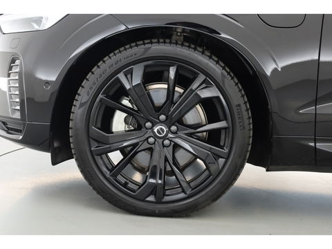 Volvo XC60 2.0 T6 Plug-in hybrid AWD Ultra Black Edition | Full Option | Luchtvering | Massage | B&W Audio | 360 camera | Head-up |