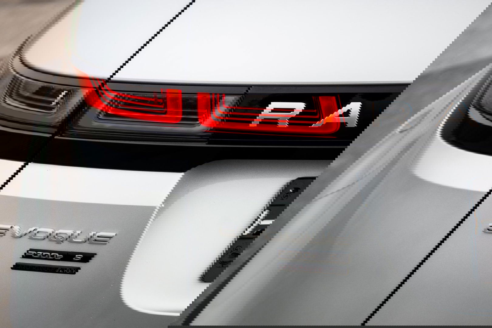 Land Rover Range Rover Evoque 1.5 P300e AWD S PLUG IN HYBRIDE / LEDER / ADAPTIVE CRUISE / CARPLAY