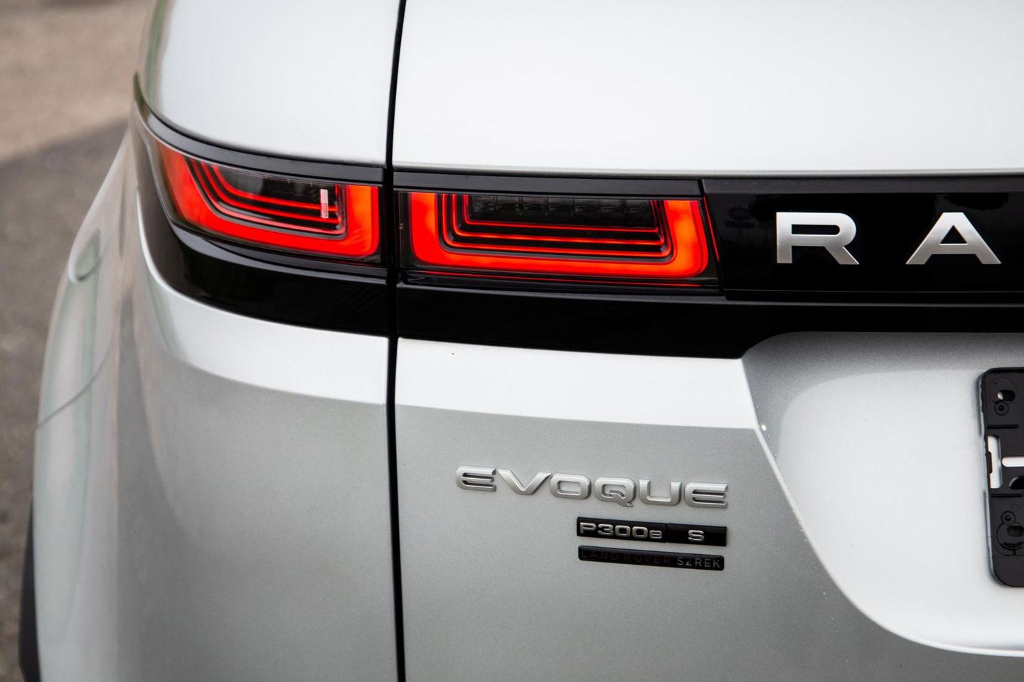 Land Rover Range Rover Evoque 1.5 P300e AWD S PLUG IN HYBRIDE / LEDER / ADAPTIVE CRUISE / CARPLAY