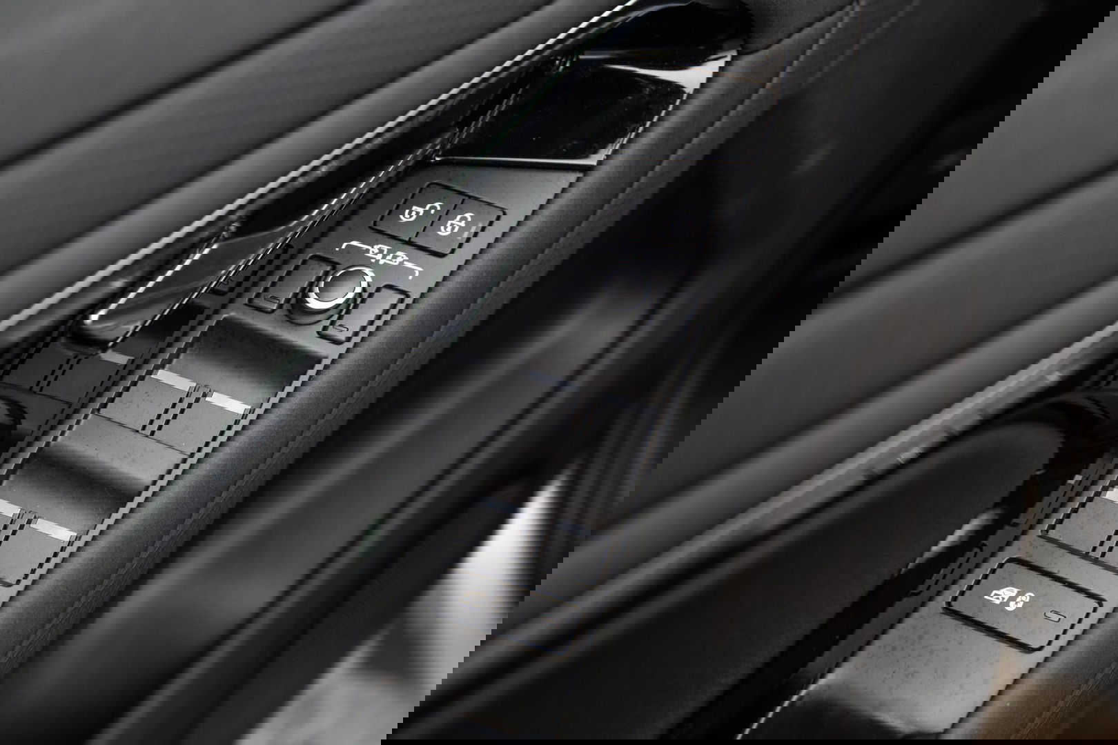 Land Rover Range Rover Evoque 1.5 P300e AWD S PLUG IN HYBRIDE / LEDER / ADAPTIVE CRUISE / CARPLAY