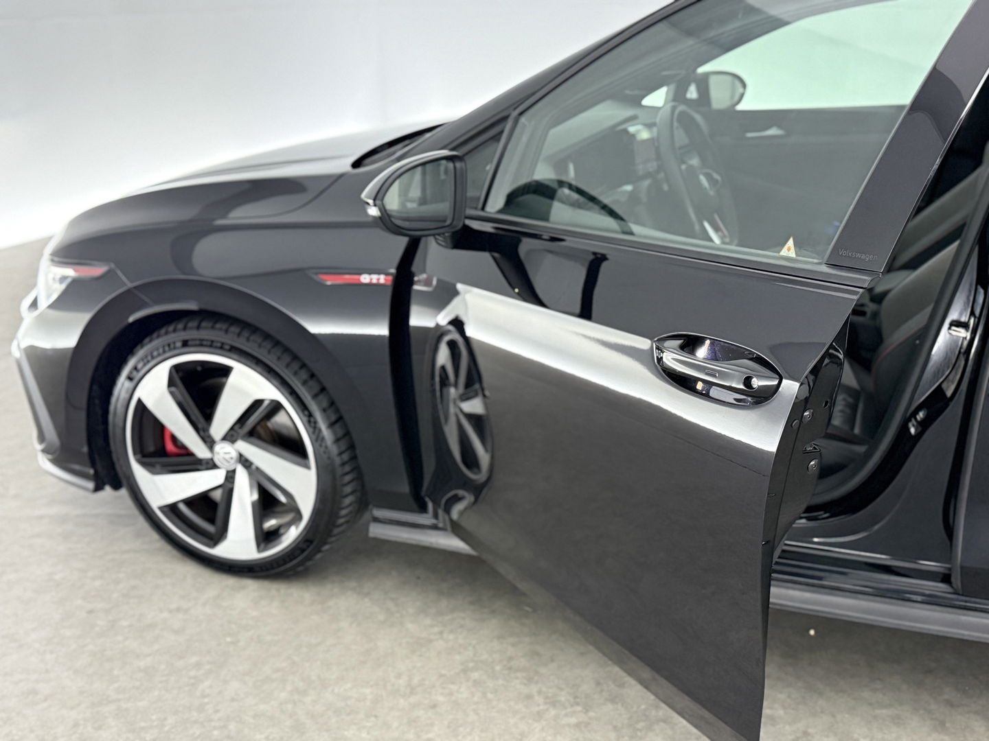 Volkswagen Golf 2.0 TSI GTI 245PK | Pano | H/K | Virtual | Sfeer | IQ Lights | Camera | Carplay | Memory | Stoel/stuurverw. | Adap. Cruise