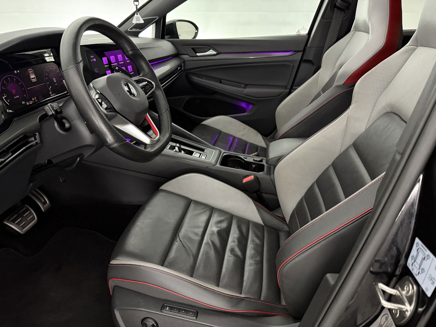 Volkswagen Golf 2.0 TSI GTI 245PK | Pano | H/K | Virtual | Sfeer | IQ Lights | Camera | Carplay | Memory | Stoel/stuurverw. | Adap. Cruise