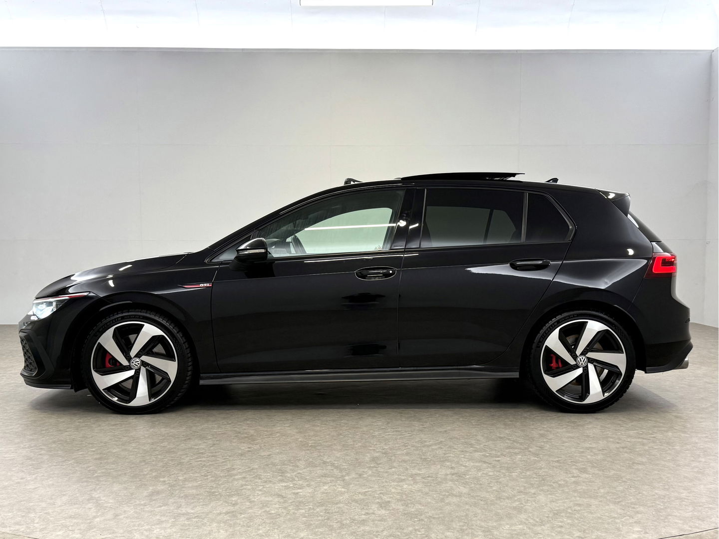 Volkswagen Golf 2.0 TSI GTI 245PK | Pano | H/K | Virtual | Sfeer | IQ Lights | Camera | Carplay | Memory | Stoel/stuurverw. | Adap. Cruise