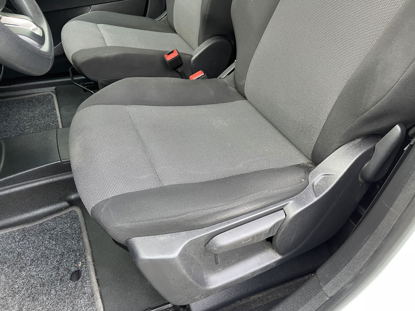 Citroën Berlingo 1.5 BlueHDI Club automaat / € 11.950 marge / lease vanaf € 201 / euro 6 diesel / airco / cruise / navigatie / camera / lichtmetalen velgen / pdc achter !