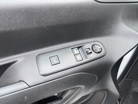 Citroën Berlingo 1.5 BlueHDI Club automaat / € 11.950 marge / lease vanaf € 201 / euro 6 diesel / airco / cruise / navigatie / camera / lichtmetalen velgen / pdc achter !