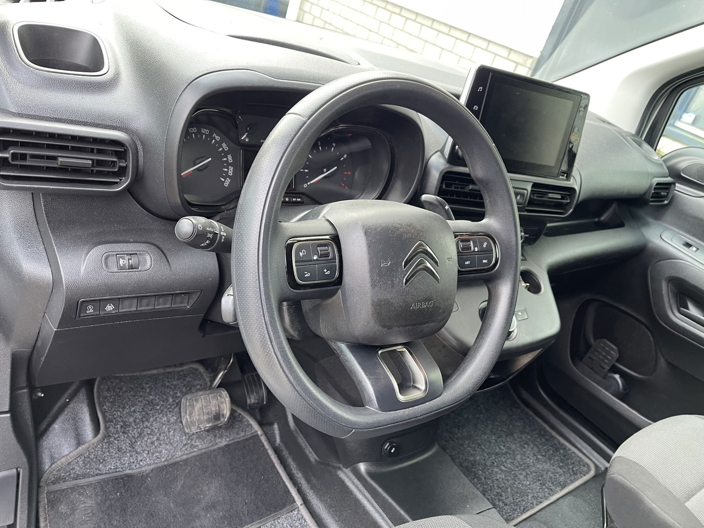 Citroën Berlingo 1.5 BlueHDI Club automaat / € 11.950 marge / lease vanaf € 201 / euro 6 diesel / airco / cruise / navigatie / camera / lichtmetalen velgen / pdc achter !