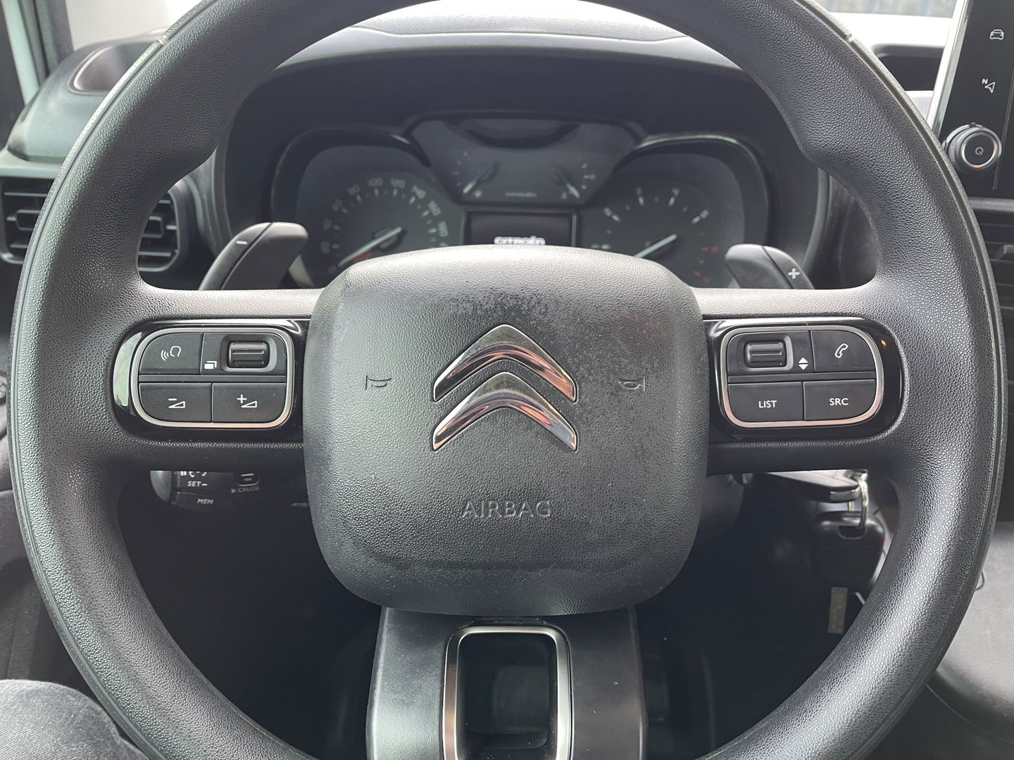 Citroën Berlingo 1.5 BlueHDI Club automaat / € 11.950 marge / lease vanaf € 201 / euro 6 diesel / airco / cruise / navigatie / camera / lichtmetalen velgen / pdc achter !