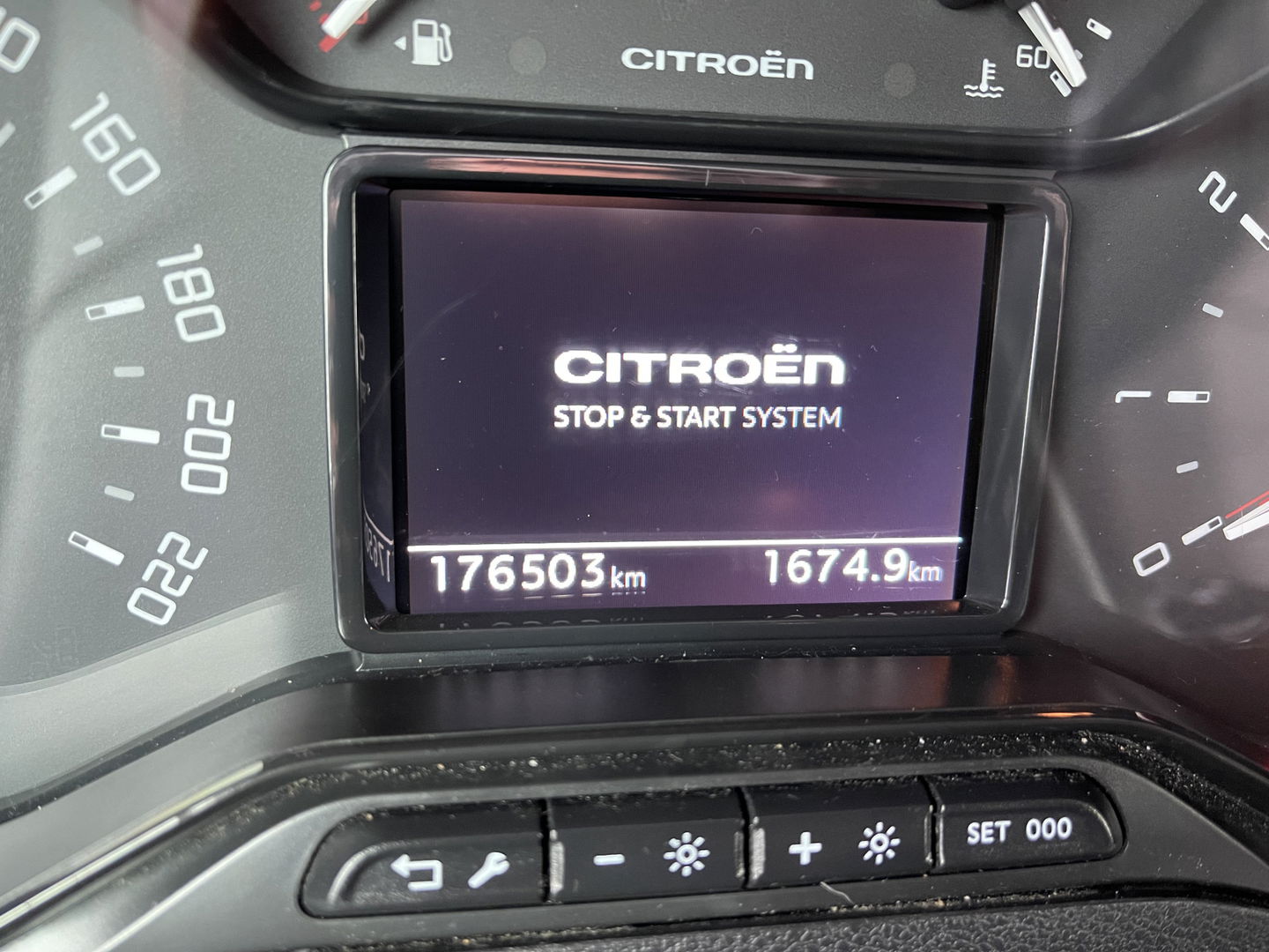 Citroën Berlingo 1.5 BlueHDI Club automaat / € 11.950 marge / lease vanaf € 201 / euro 6 diesel / airco / cruise / navigatie / camera / lichtmetalen velgen / pdc achter !