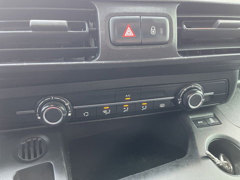 Citroën Berlingo 1.5 BlueHDI Club automaat / € 11.950 marge / lease vanaf € 201 / euro 6 diesel / airco / cruise / navigatie / camera / lichtmetalen velgen / pdc achter !