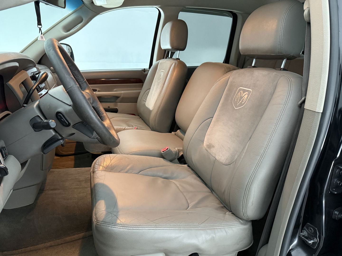 Dodge Ram 1500 5.9L V8 Magnum | LPG | 340PK | Infinity Audio | Cruise | Trekh. | Sidebars | Stoelverw. | APK tot 29-11-2026