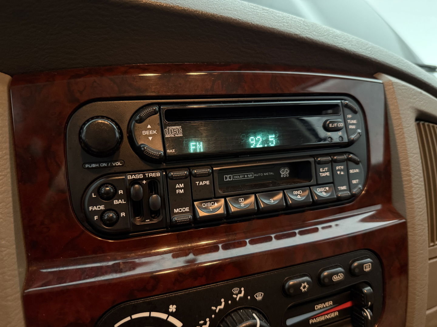 Dodge Ram 1500 5.9L V8 Magnum | LPG | 340PK | Infinity Audio | Cruise | Trekh. | Sidebars | Stoelverw. | APK tot 29-11-2026